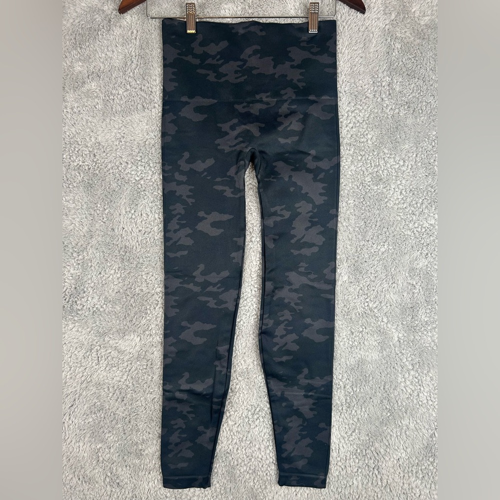 NWT Spanx Seamless Camo Print Leggings, Black Camo, Women’s, Size L